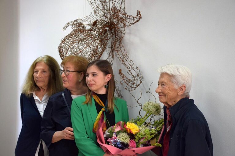 U POU Buje otvorena je izložba ANIMALIA umjetnice Fione Ančić. Posjetitelji mogu razgledati skulpture i doživjeti suvremenu umjetnost.