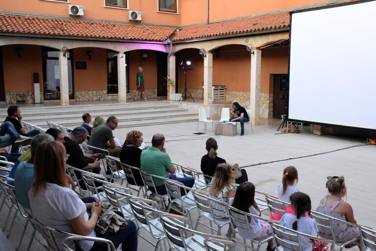Festival Pusti me biti ostavio snažan trag u Bujama